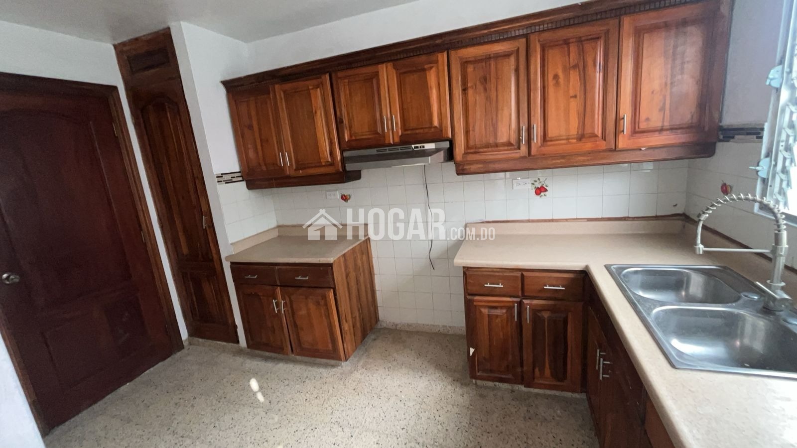 Casa en alquiler de 4 hab. en Los Prados, Distrito Nacional
