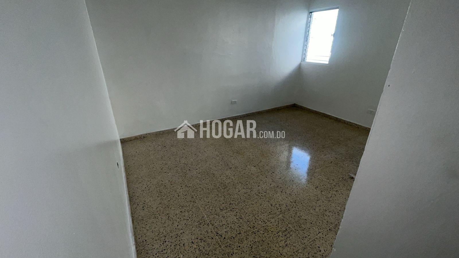 Casa en alquiler de 4 hab. en Los Prados, Distrito Nacional