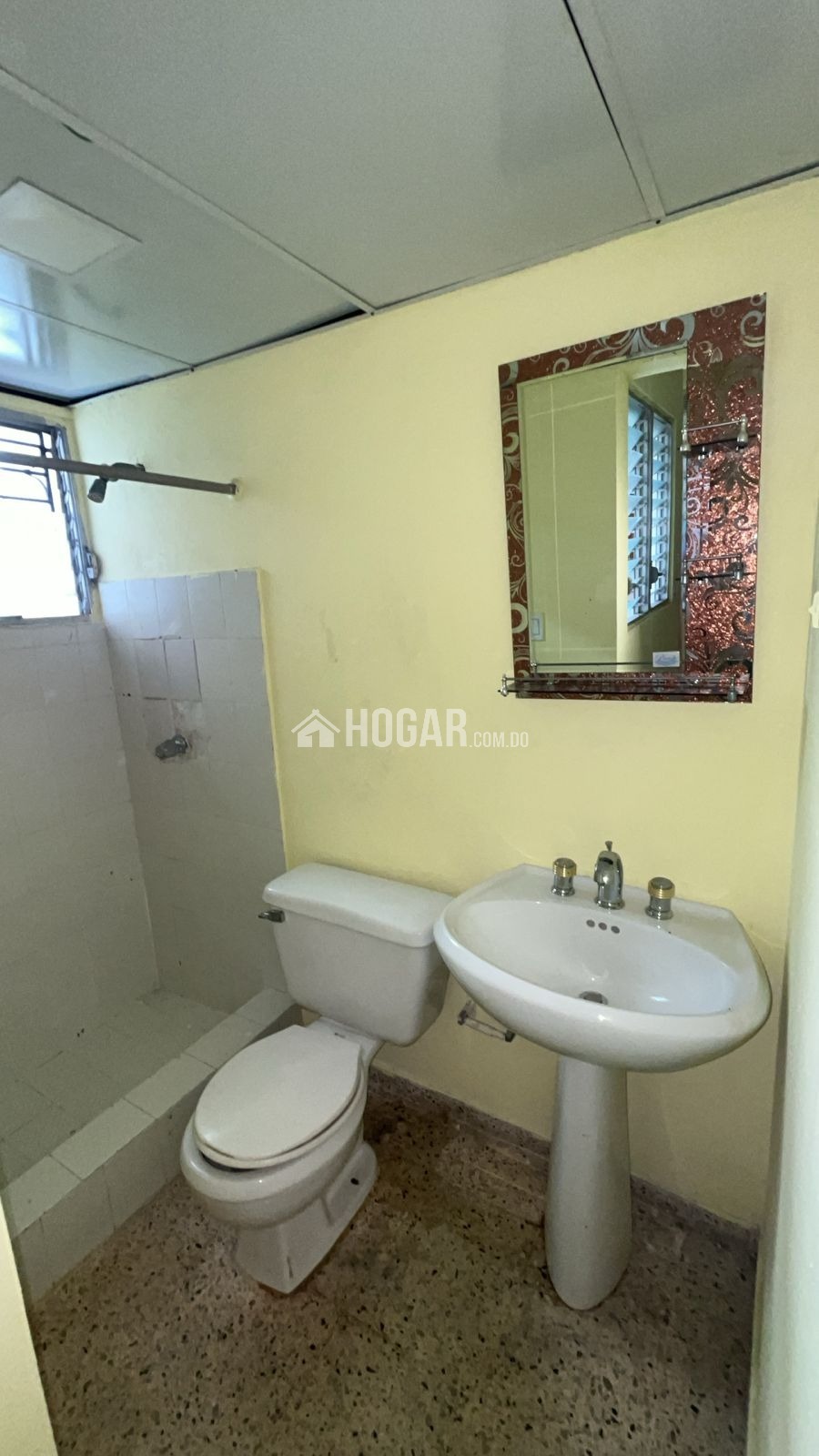 Casa en alquiler de 4 hab. en Los Prados, Distrito Nacional