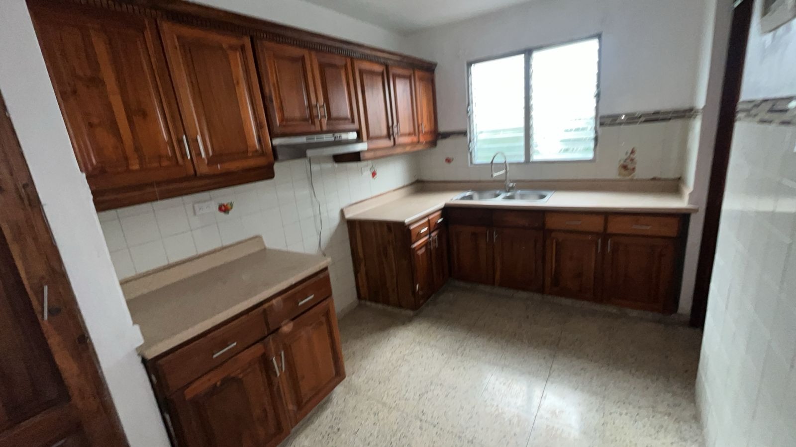 Casa en alquiler de 4 hab. en Los Prados, Distrito Nacional