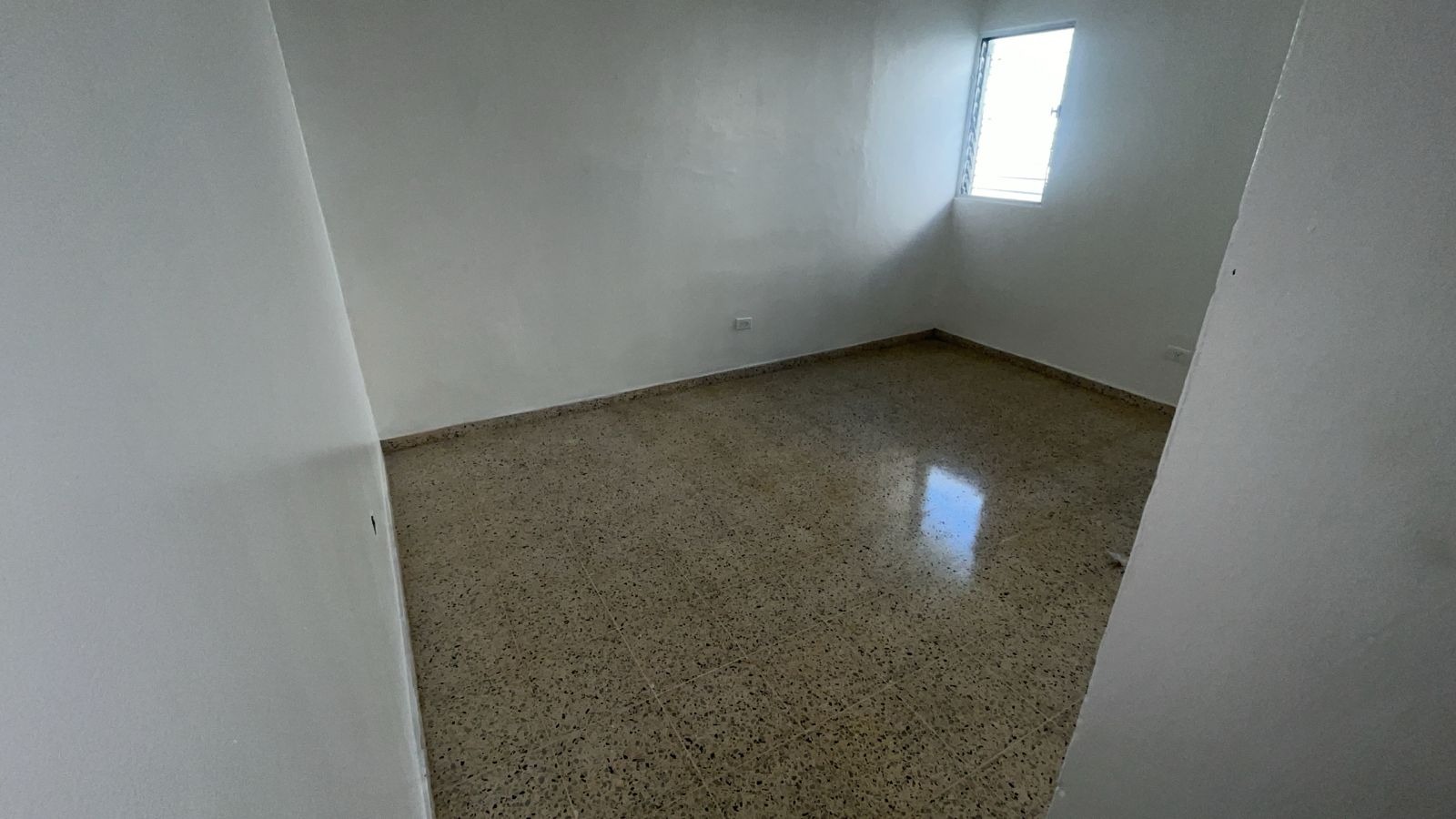 Casa en alquiler de 4 hab. en Los Prados, Distrito Nacional